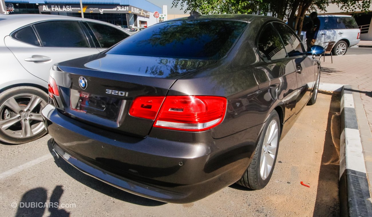 BMW 320i i