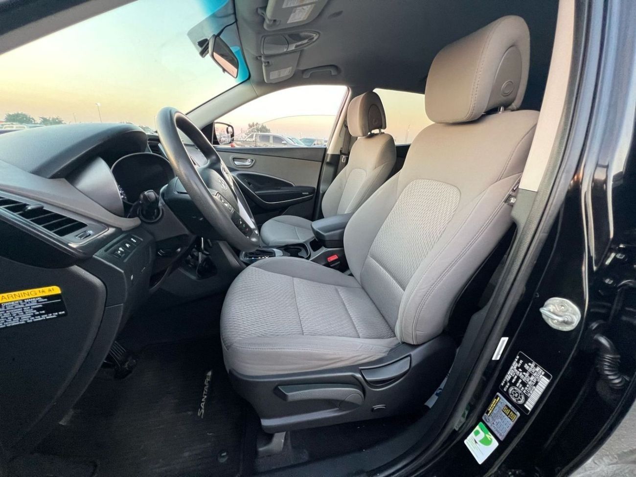 Hyundai Santa Fe 2015 Hyundai Santa Fe - 2.4L V4 - Accident Free - Clean Car  - Canadian Spec