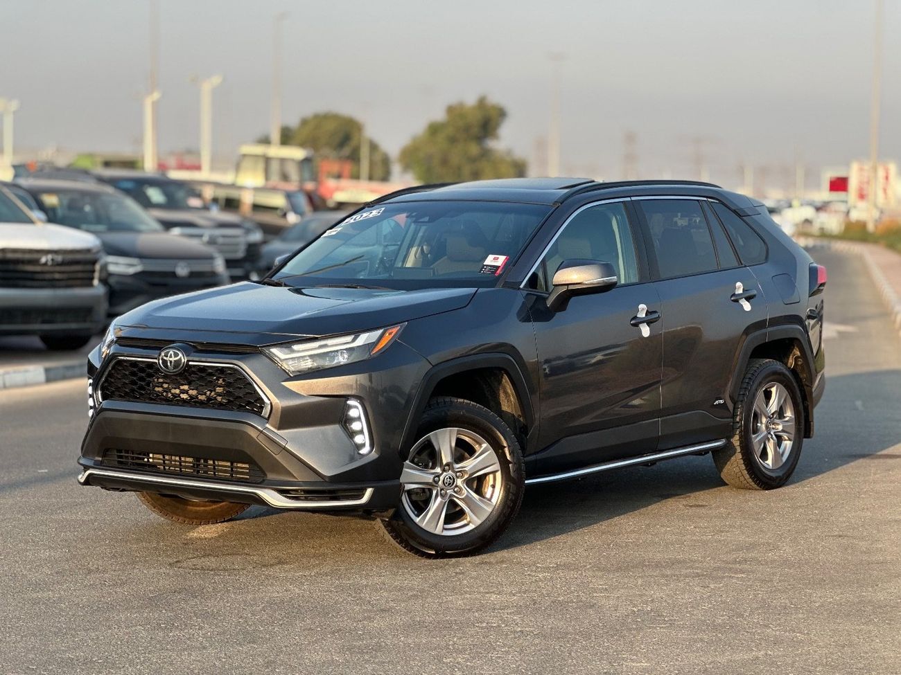 Toyota RAV4 hybrid XLE 2.5L | Sunroof Full option