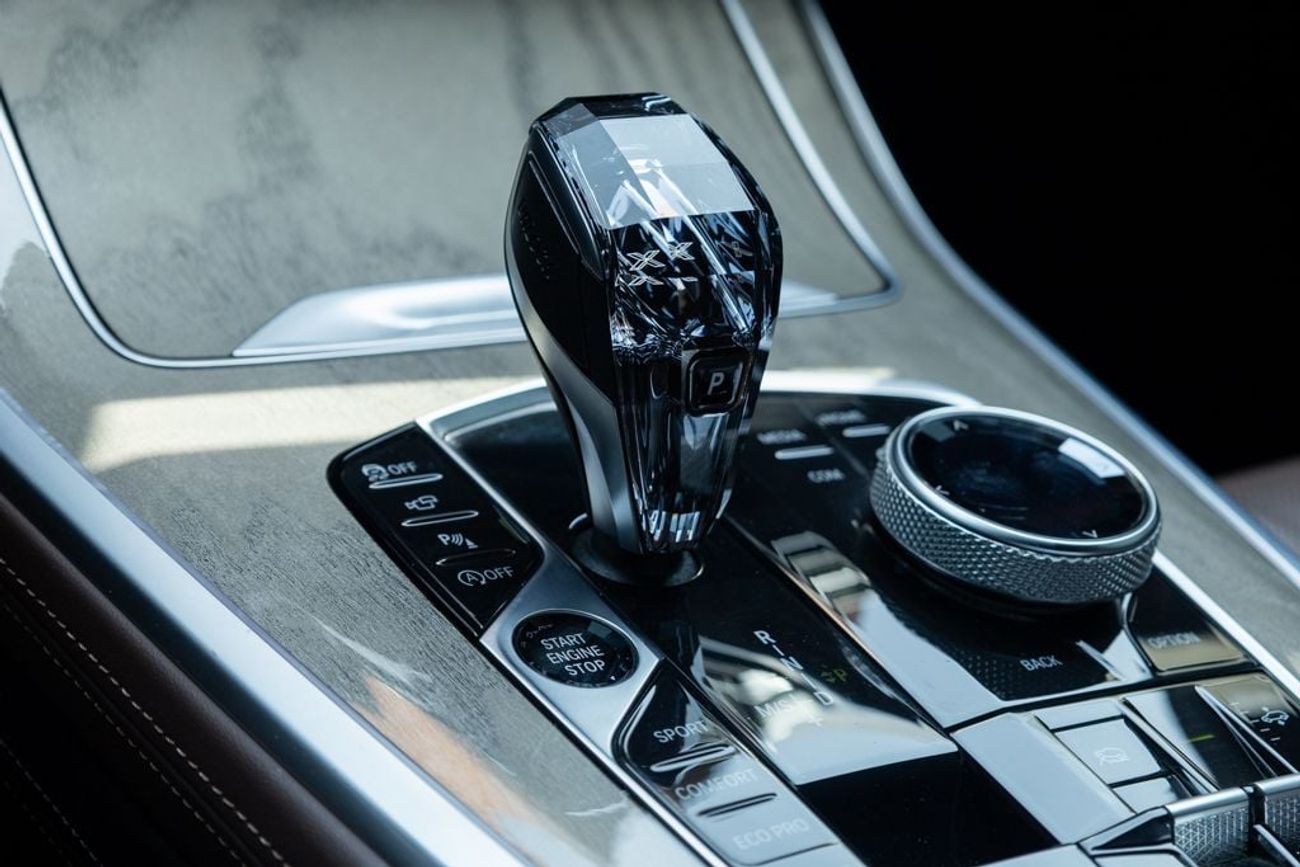 BMW X7 40i M Sport Pure 3.0L (340 HP)