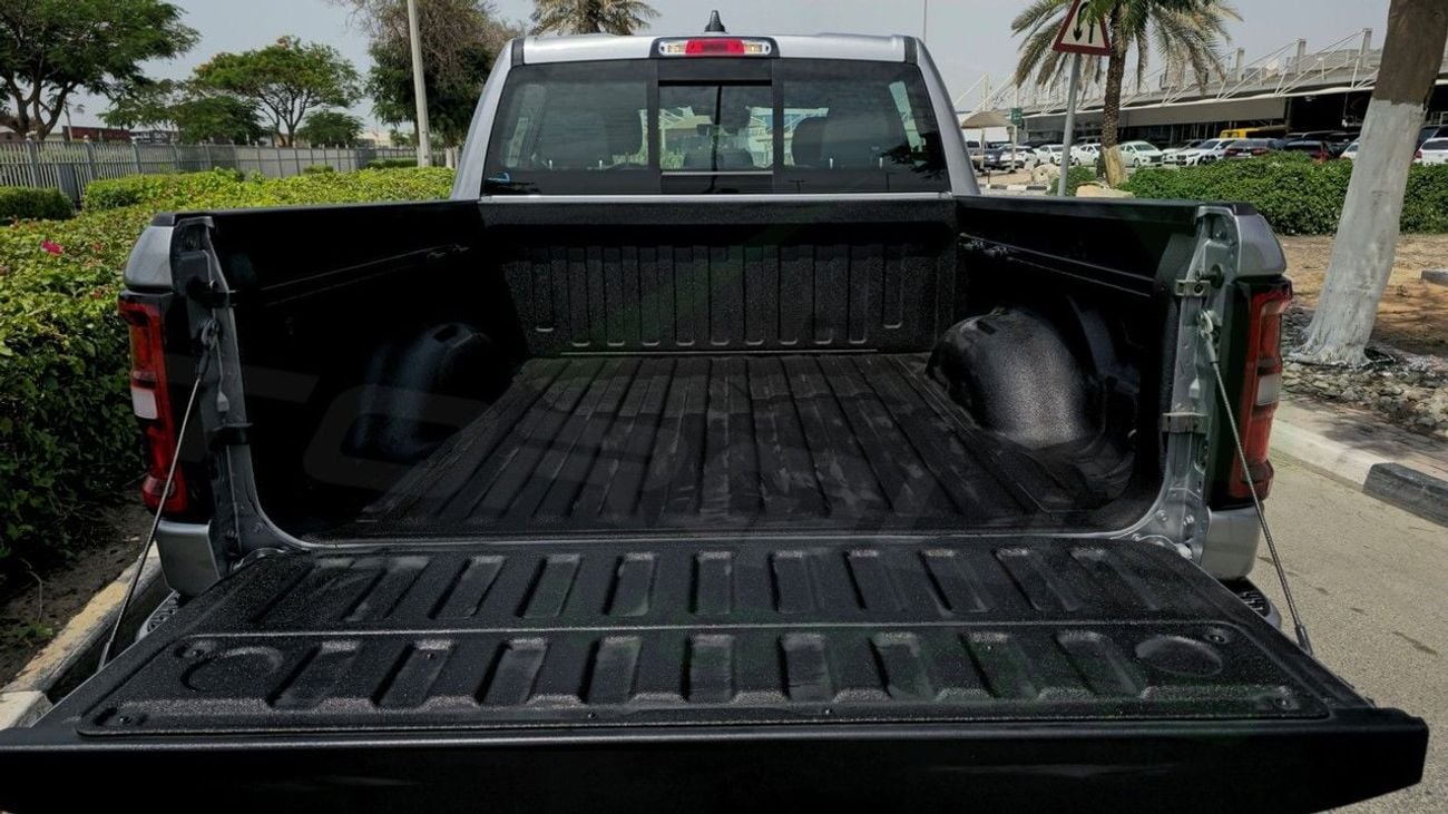 RAM 1500 ( Only For Export ) 2025 RAM 1500 Tradesman Hurricane SO 3.0TT Crew Cab 4X4 GCC BRAND NEW