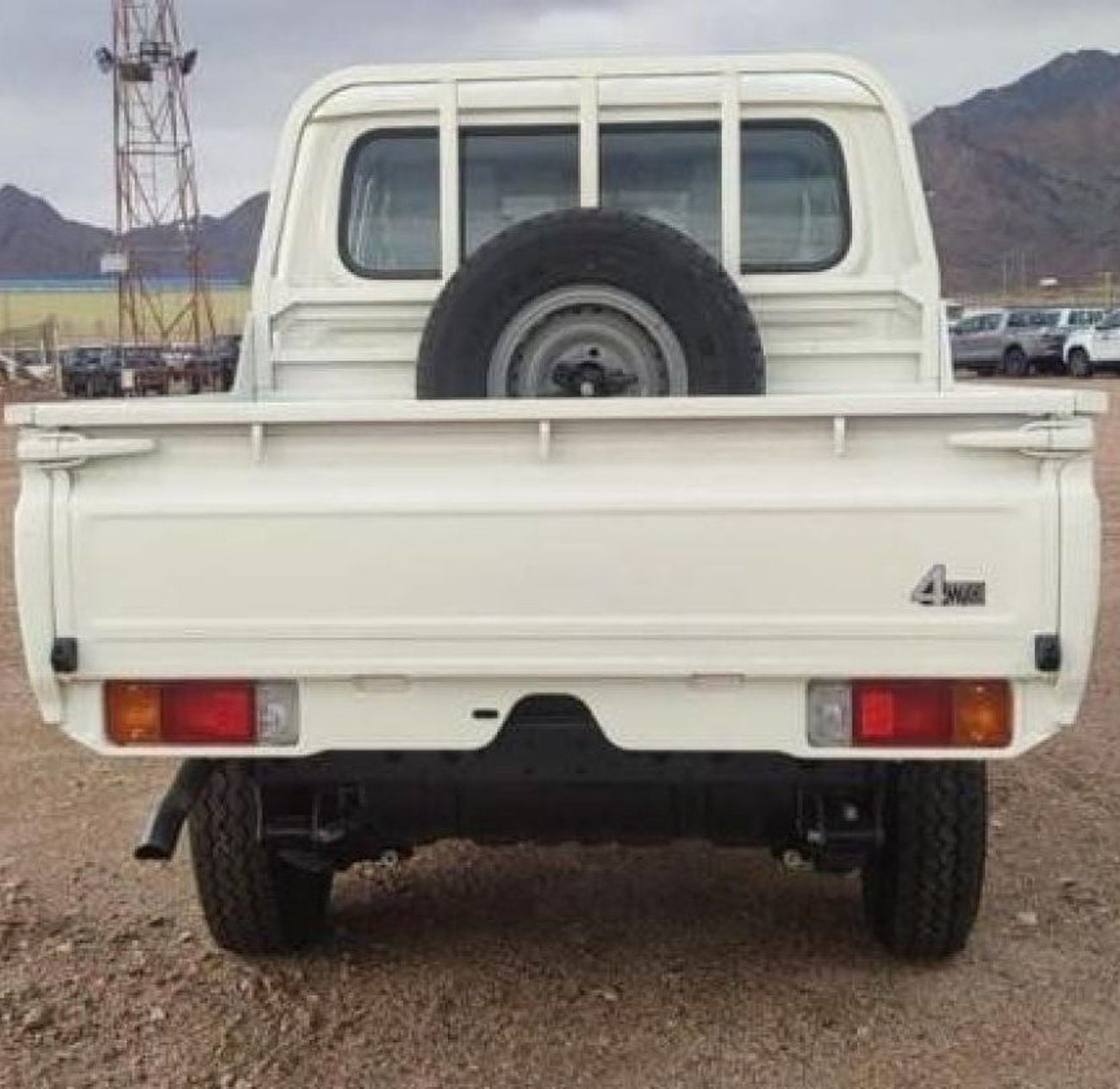 تويوتا لاند كروزر VXR TOYOTA LANDCRUISER DOUBLE CABIN ( HZJ79- D3)