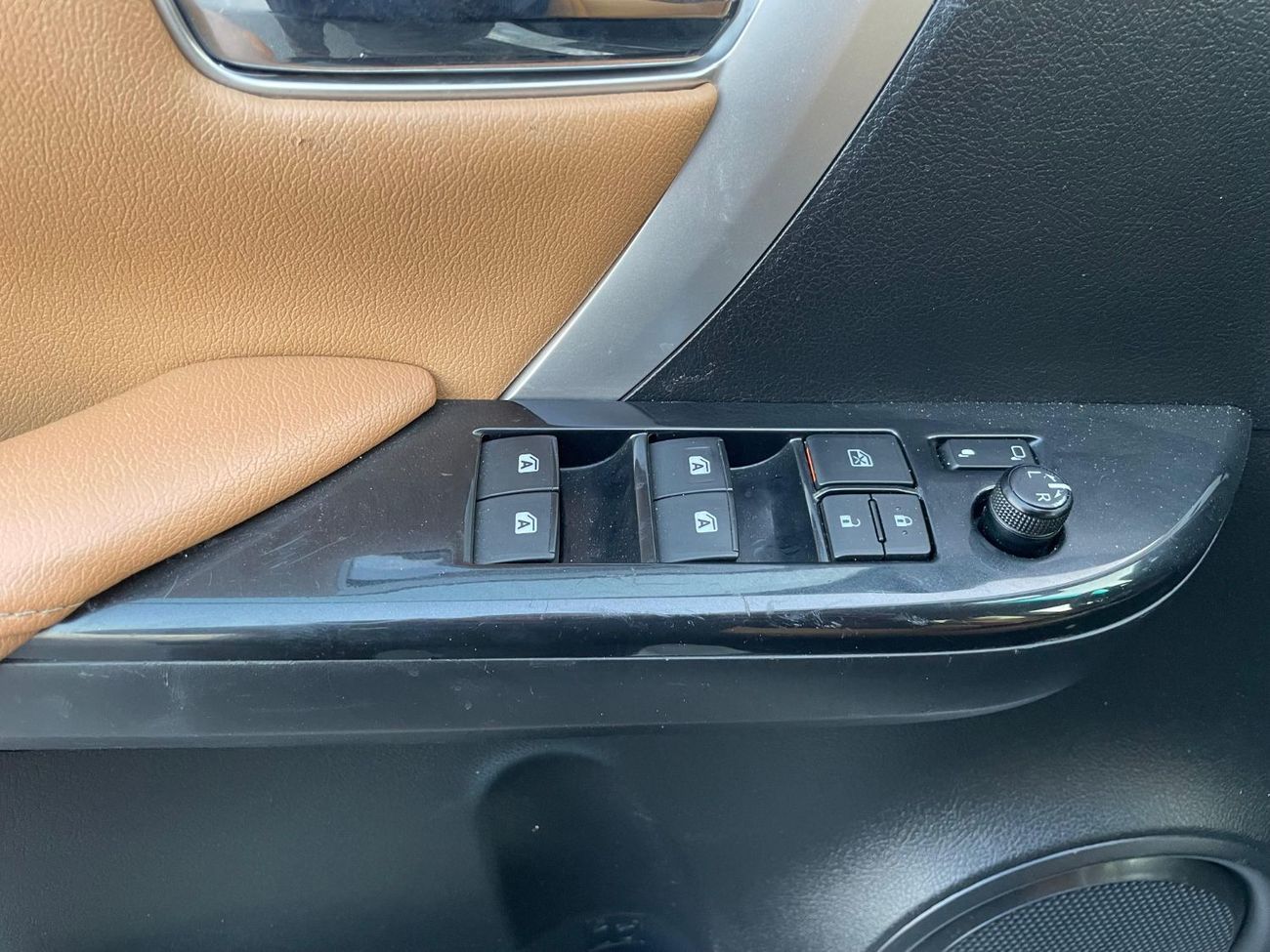 تويوتا فورتونر VXR 4.0L (278 HP)