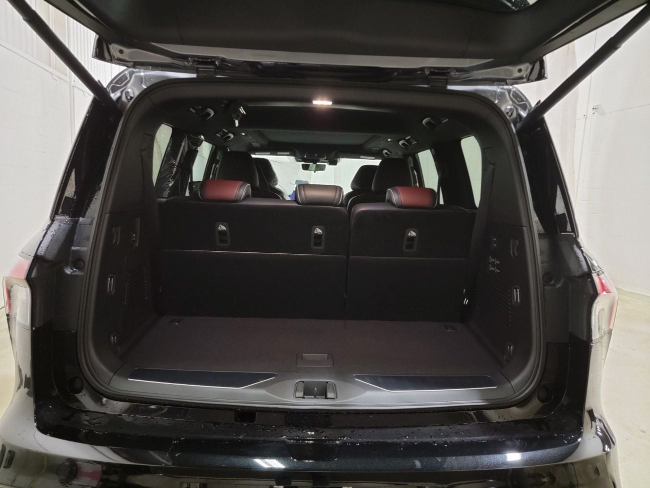 Infiniti QX80  Captain Chairs 3.5L