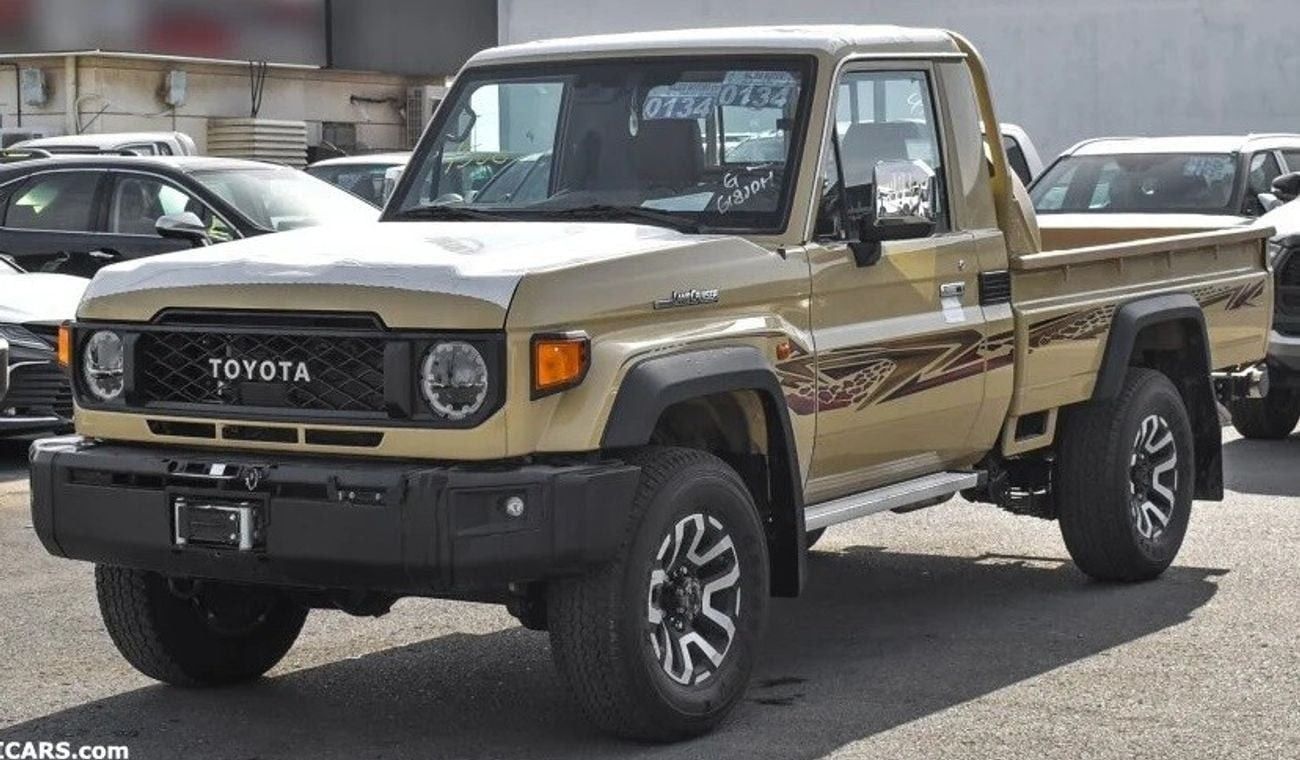 تويوتا لاند كروزر بيك آب SINGLE CAB 4.0L V6 4WD A/T GAS BEIGE S.ARABIA