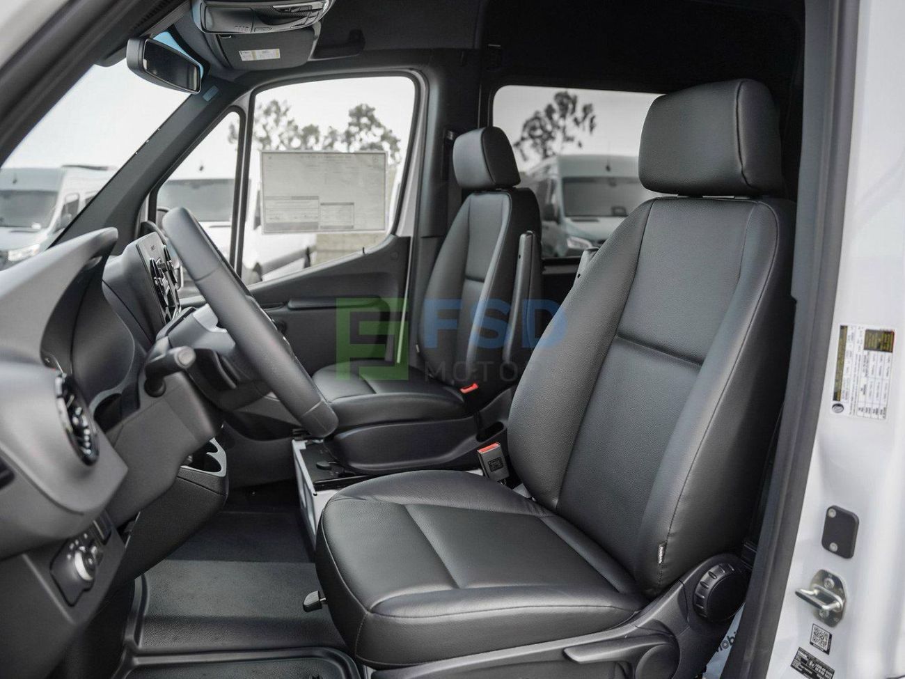 مرسيدس بنز سبرينتر Mercedes-Benz Sprinter Passenger Van 2500 High Roof I4 Diesel 144 RWD WB