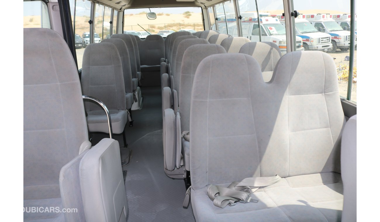 تويوتا كوستر HI ROOF 30 SEATER BUS WITH GCC SPECS 2014