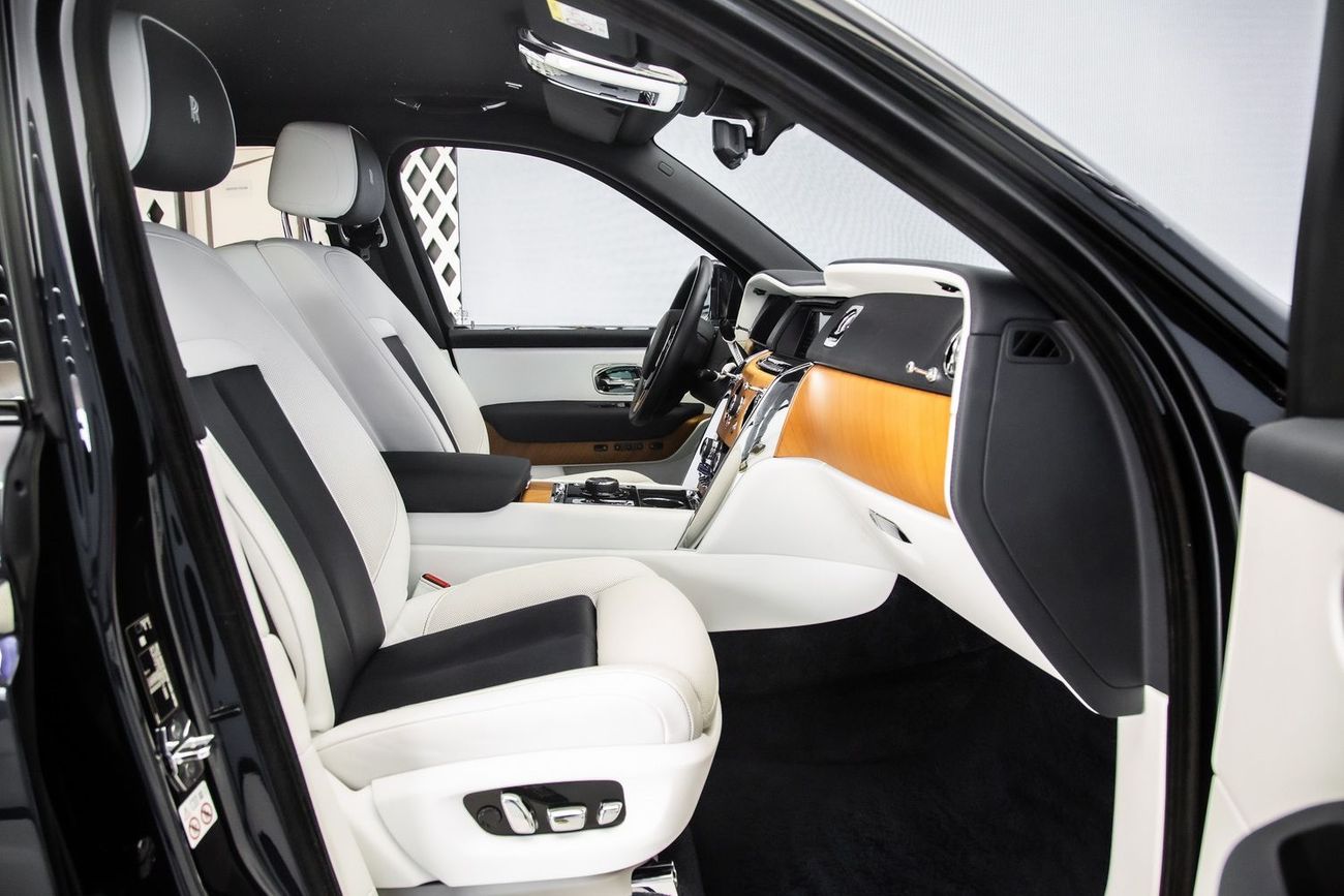 Rolls-Royce Cullinan Rolls Royce Cullinan Black Badge