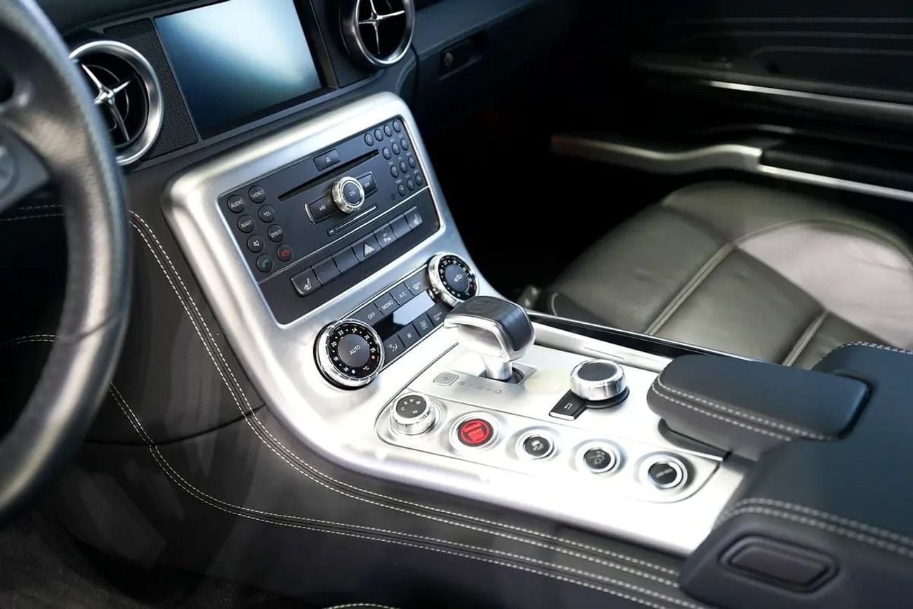 Mercedes Benz SLS AMG STD 6.2L