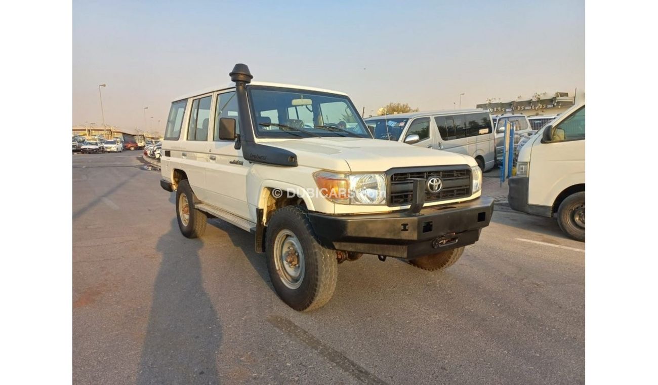 Toyota Land Cruiser 70 TOYOTA LAND CRUISER HARD TOP LEFT HAND DRIVE (PM 839)