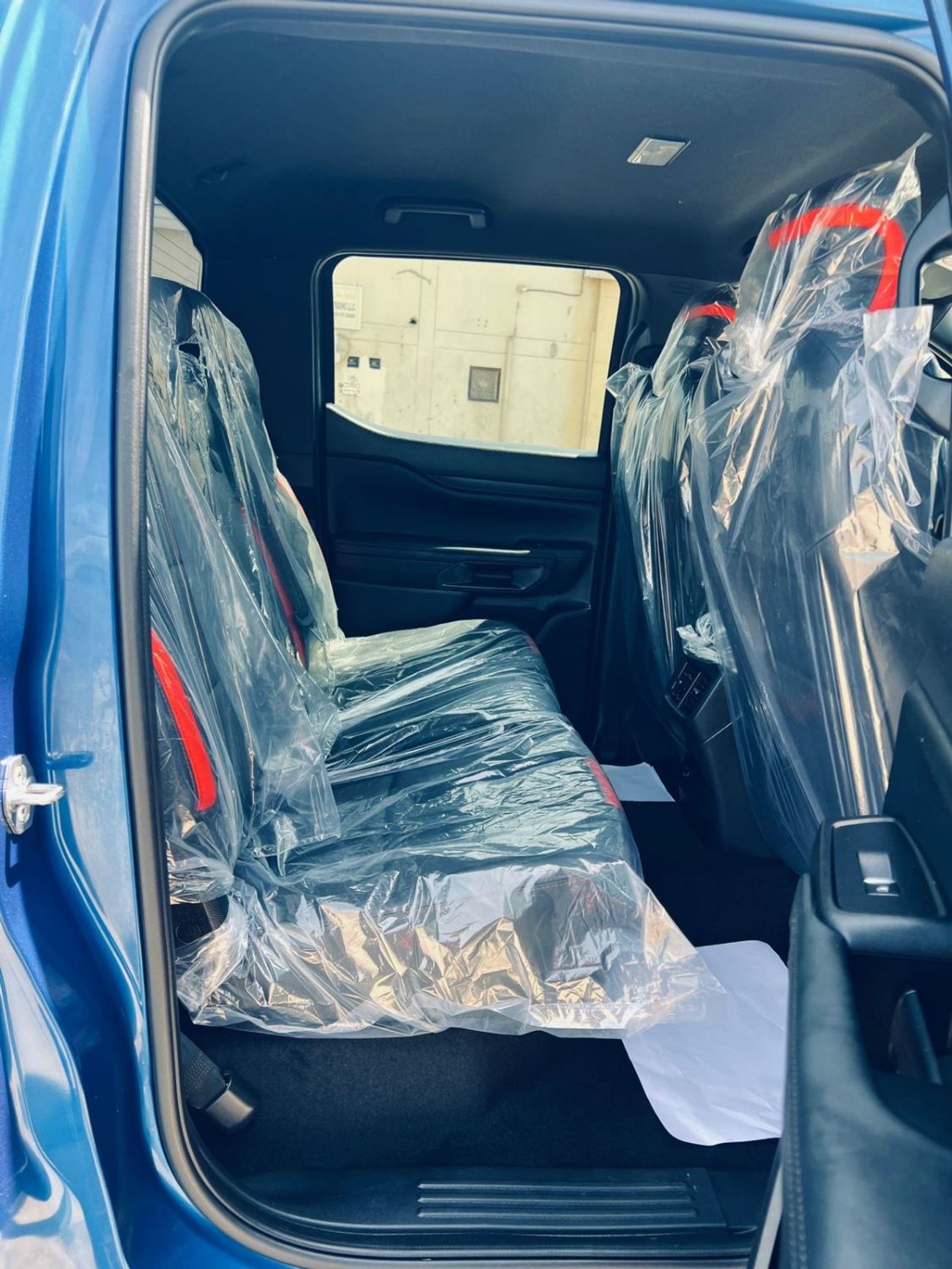 Ford Ranger Raptor PETROL ENGINE 3.0 LITER ,RIGHT HAND DRIVE ,AUTOMATIC GEAR ,PUSH START