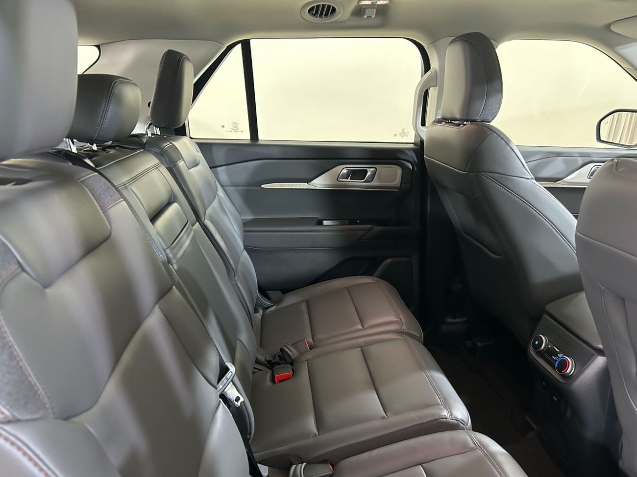 Ford Explorer Active 200A 2.3L 4WD E3325 EXPLORER ACTIVE COMF PKG 200A 4WD 2.3L ECOBOOST AT ACTIVEX