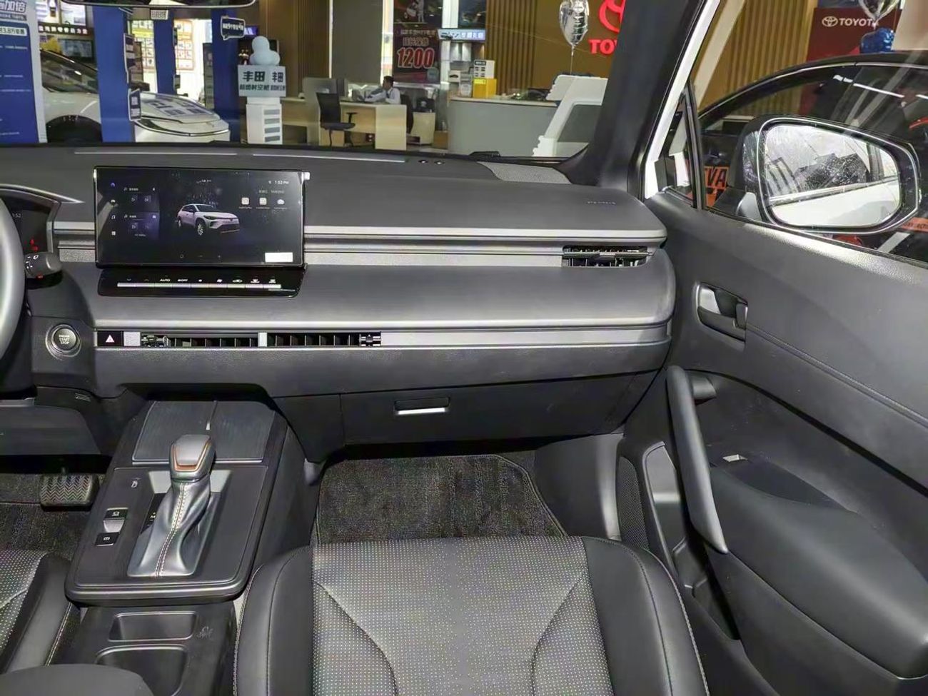 تويوتا كورولا كورولا كروز هايبرد