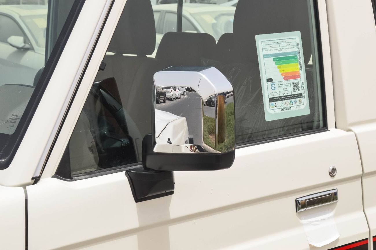 تويوتا لاند كروزر 70 TOYOTA LAND CRUISER 71 4.0L 4WD 3DOOR SUV 2025