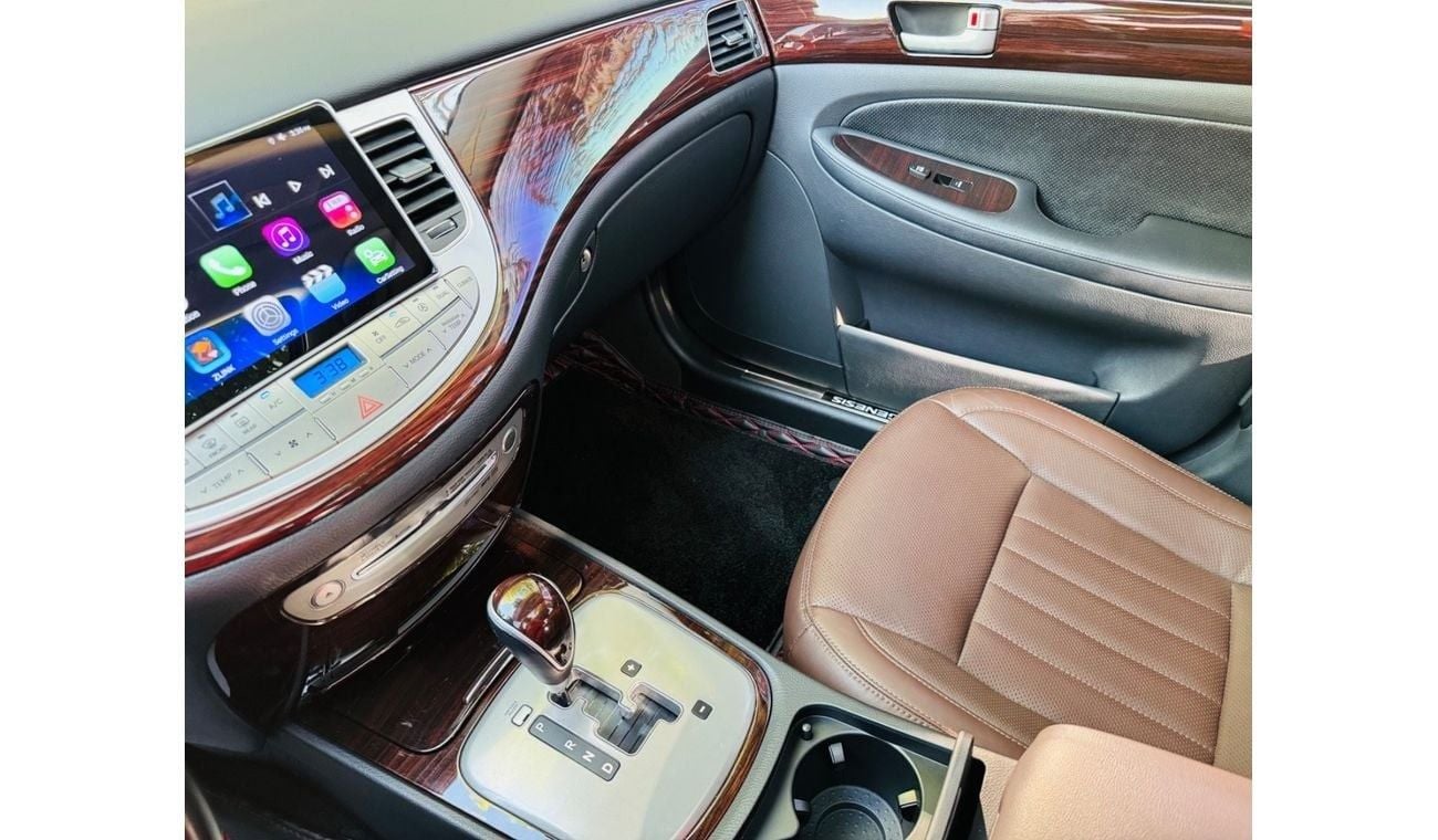 هيونداي جينيسس Royal 3.8L Royal 3.3L .. Low Milegea .. Perfect Condition