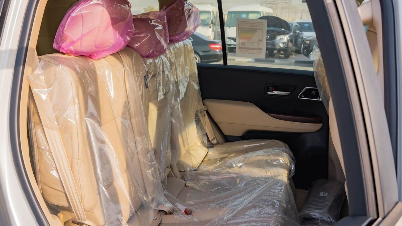 Toyota Land Cruiser 2025 Toyota Land Cruiser 300 GXR 3.5L AT Petrol (White)