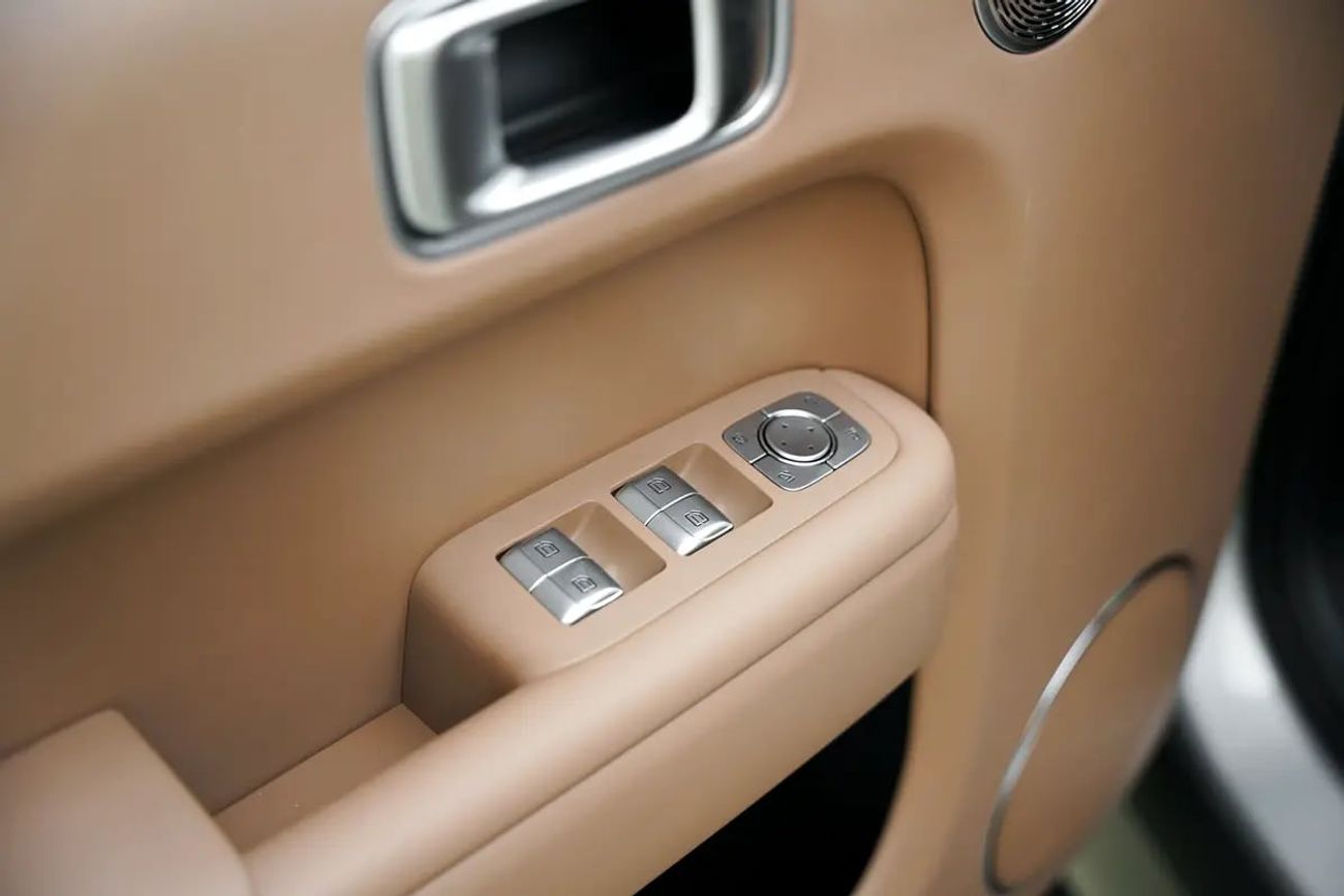 Li Auto L9 ULTRA 6 SEATER