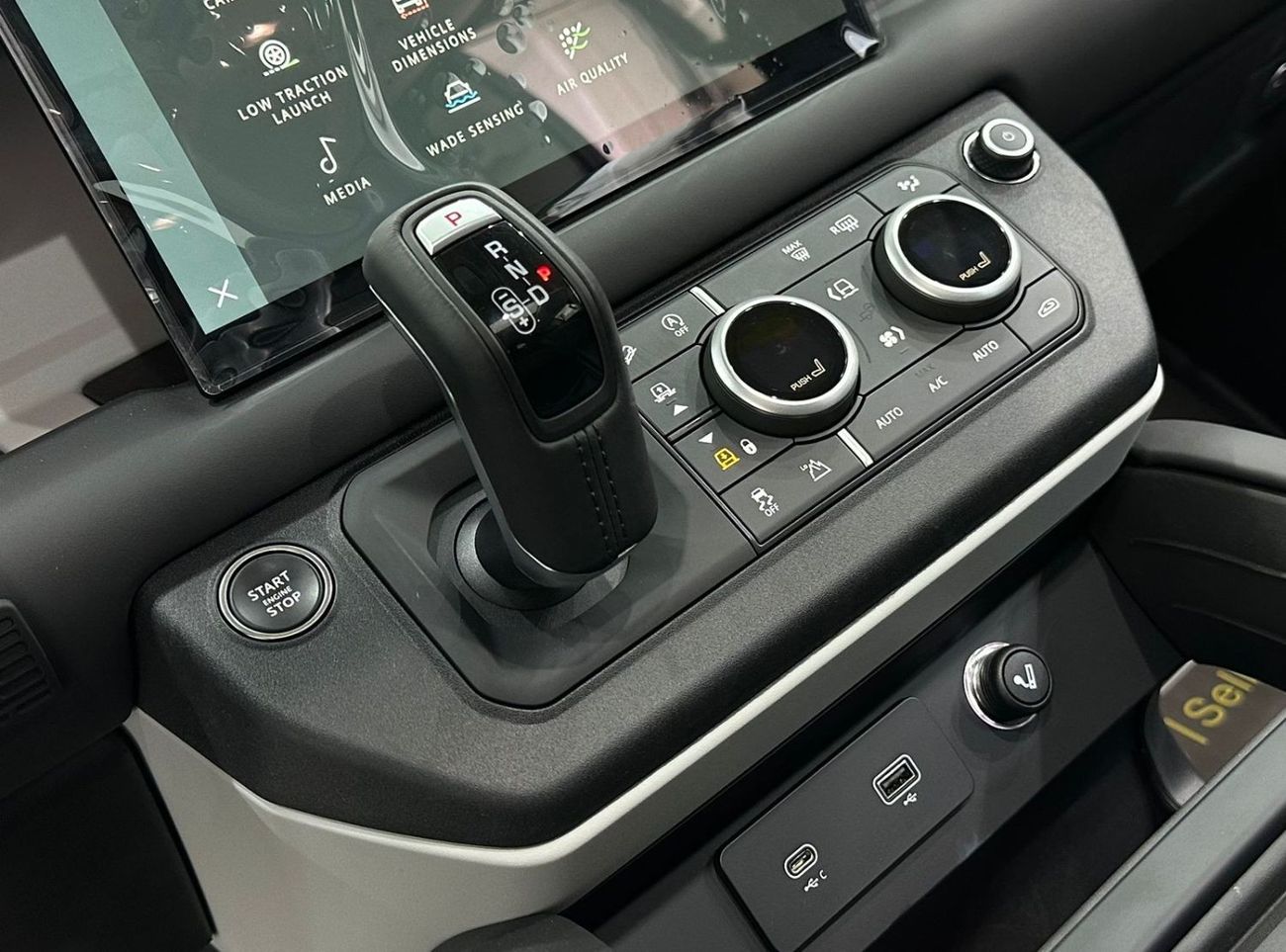 Land Rover Defender 2023 Land Rover Defender P400, May 2025 Warranty