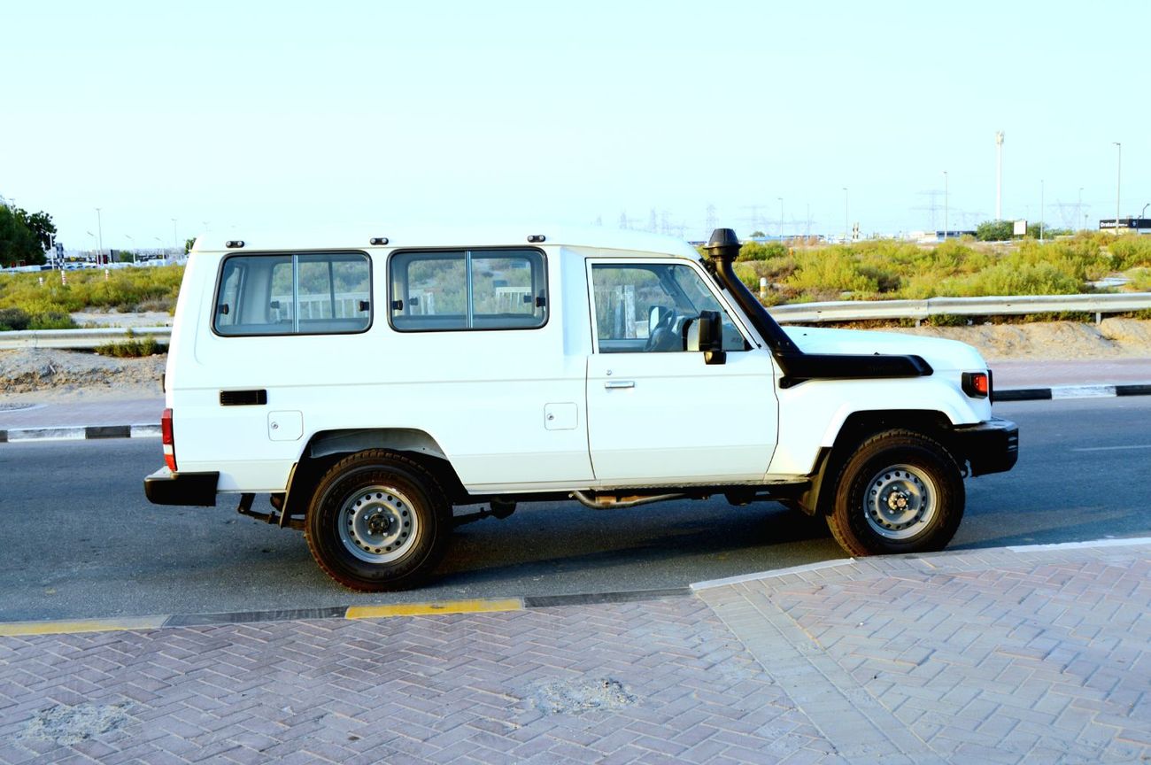Toyota Land Cruiser Toyota Land Cruiser Hard Top 3 Door Year: 2025 Color: White