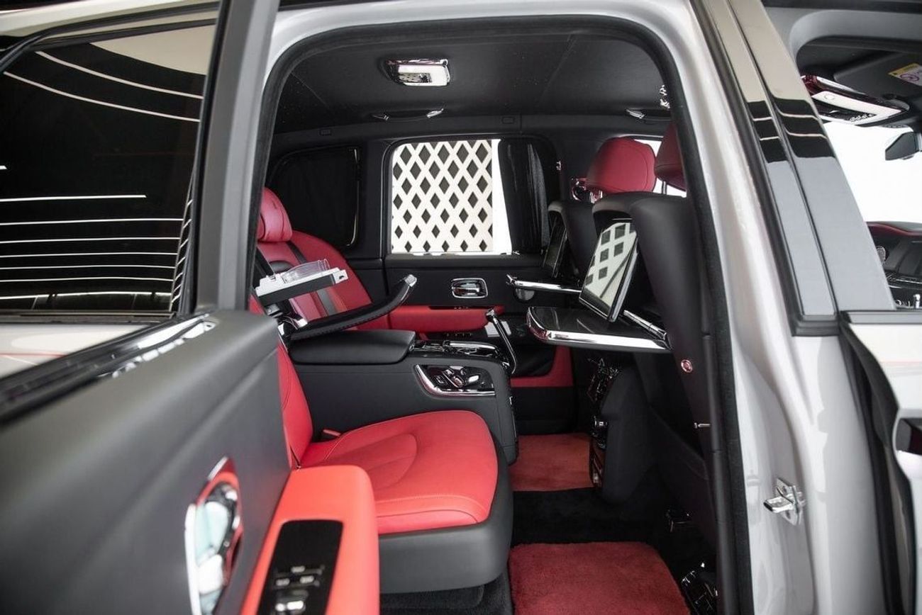 رولز رويس كولينان BLACK BADGE