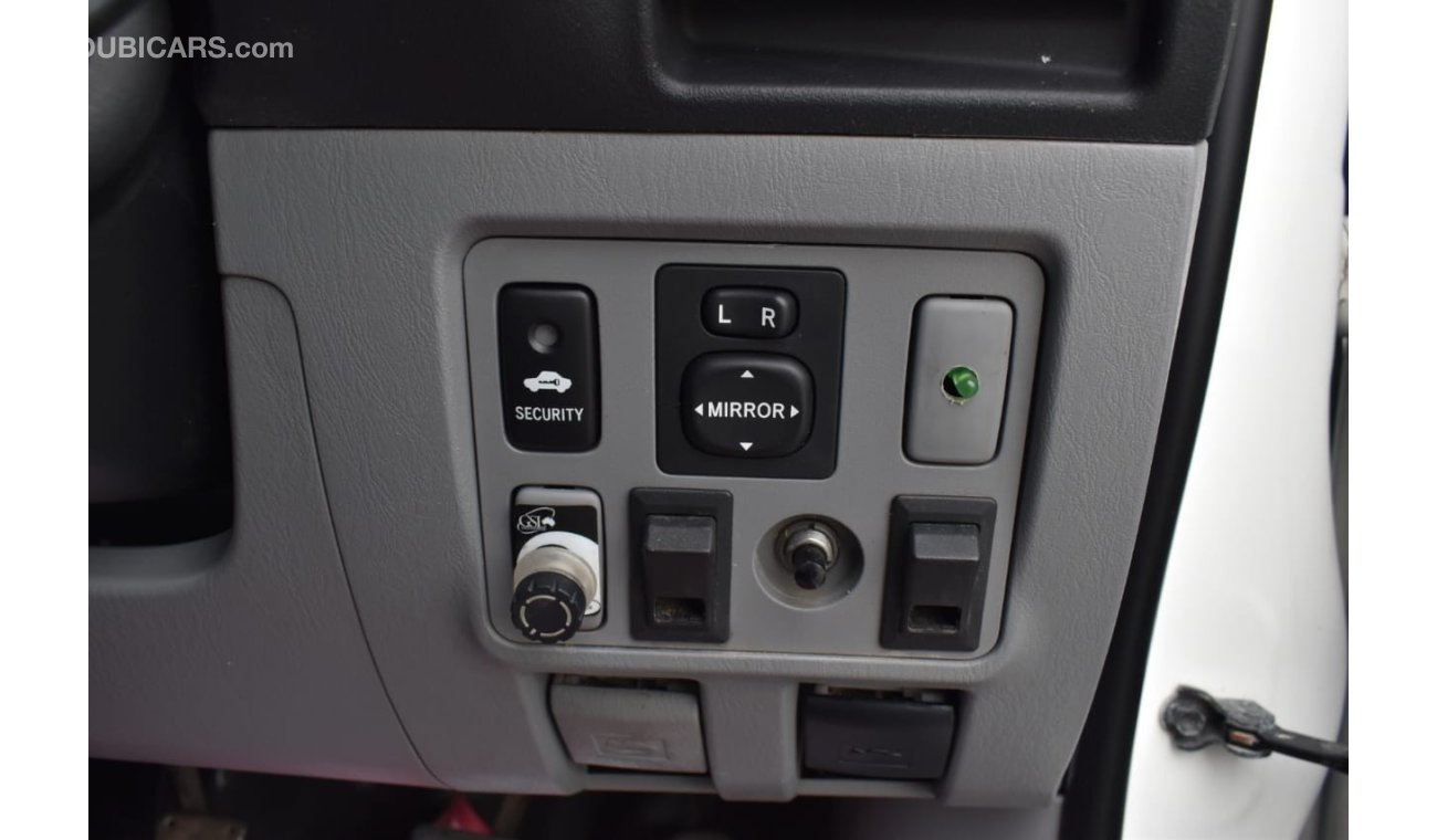 تويوتا هيلوكس pick up single cab manual gear 2010 diesel 3.0L right hand drive