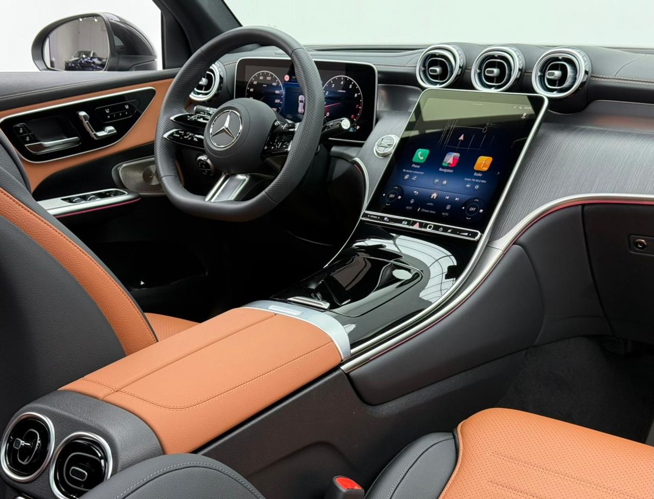 Mercedes-Benz GLC 200 4Matic 2025 Mercedes Benz GLC200 4MATIC, 2030 Mercedes Warranty, Low Km, Fully Loaded, GCC