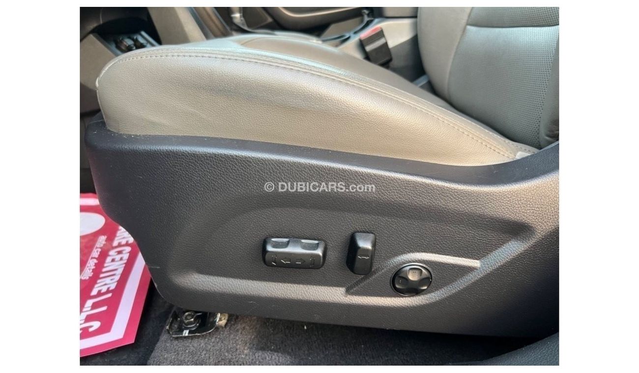 Hyundai Santa Fe 2018 LIMITED PUSH START 4x4 LEATHER SEATS