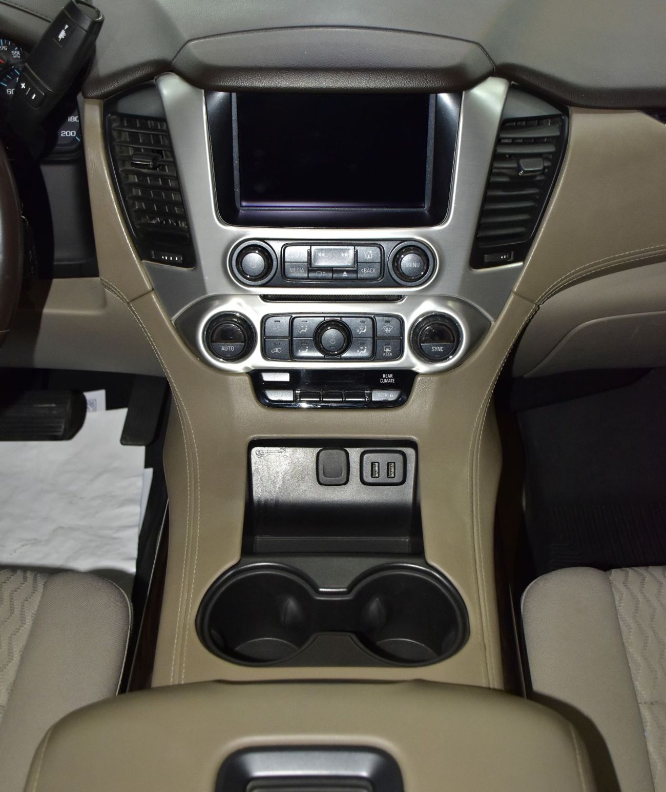 GMC Yukon EXCELLENT DEAL for our GMC Yukon SLE ( 2019 Model ) in White Color GCC Specs