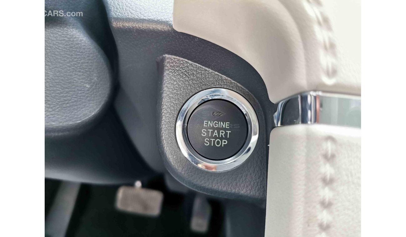 Toyota Rush 1.5L Petrol, 17" Rims, Roof A/C Ventilator, Front Defogger Control, Fabric Seat (CODE # TRGC04)