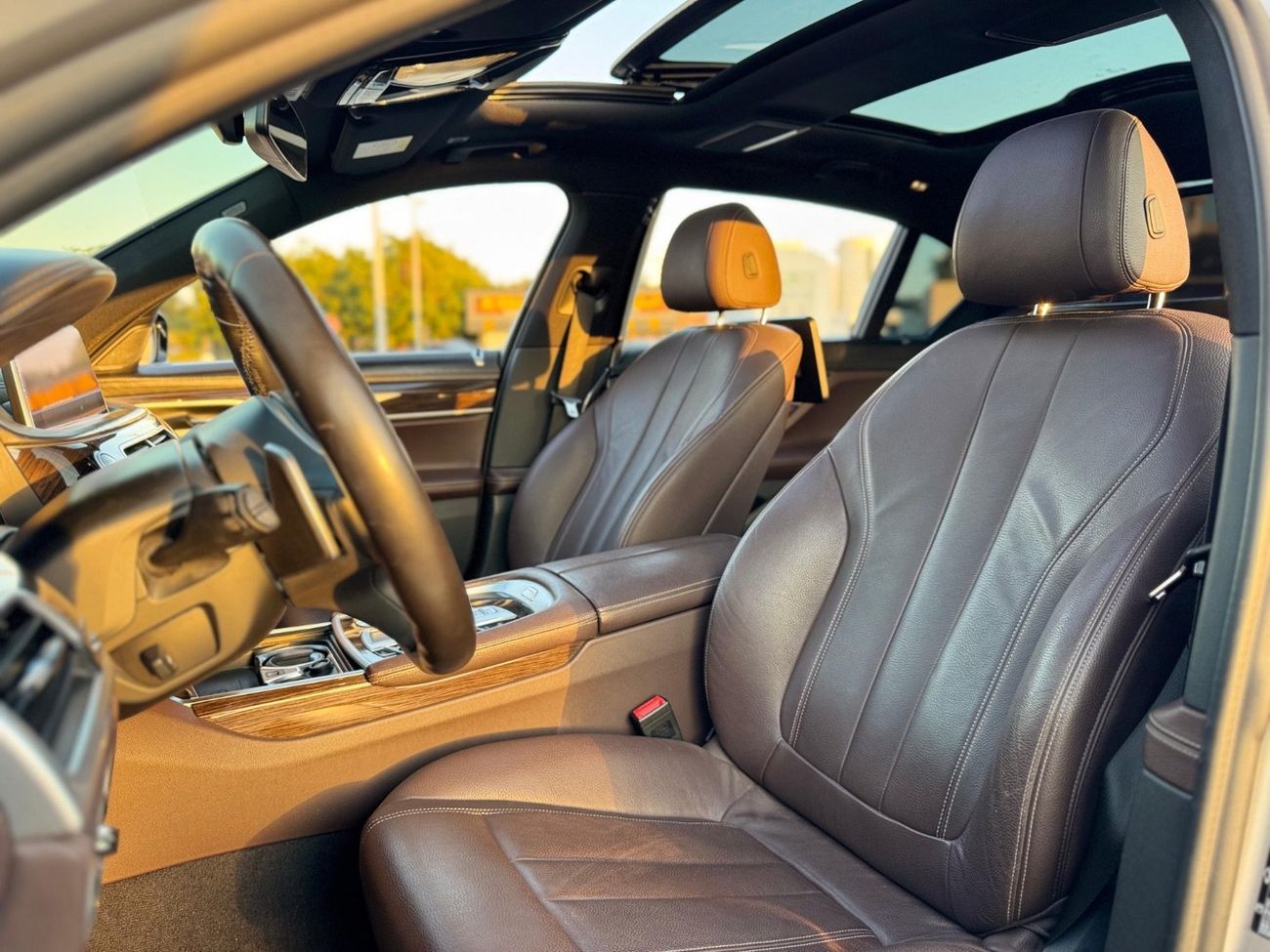 بي أم دبليو 730Li Luxury M Sport Package 2.0L