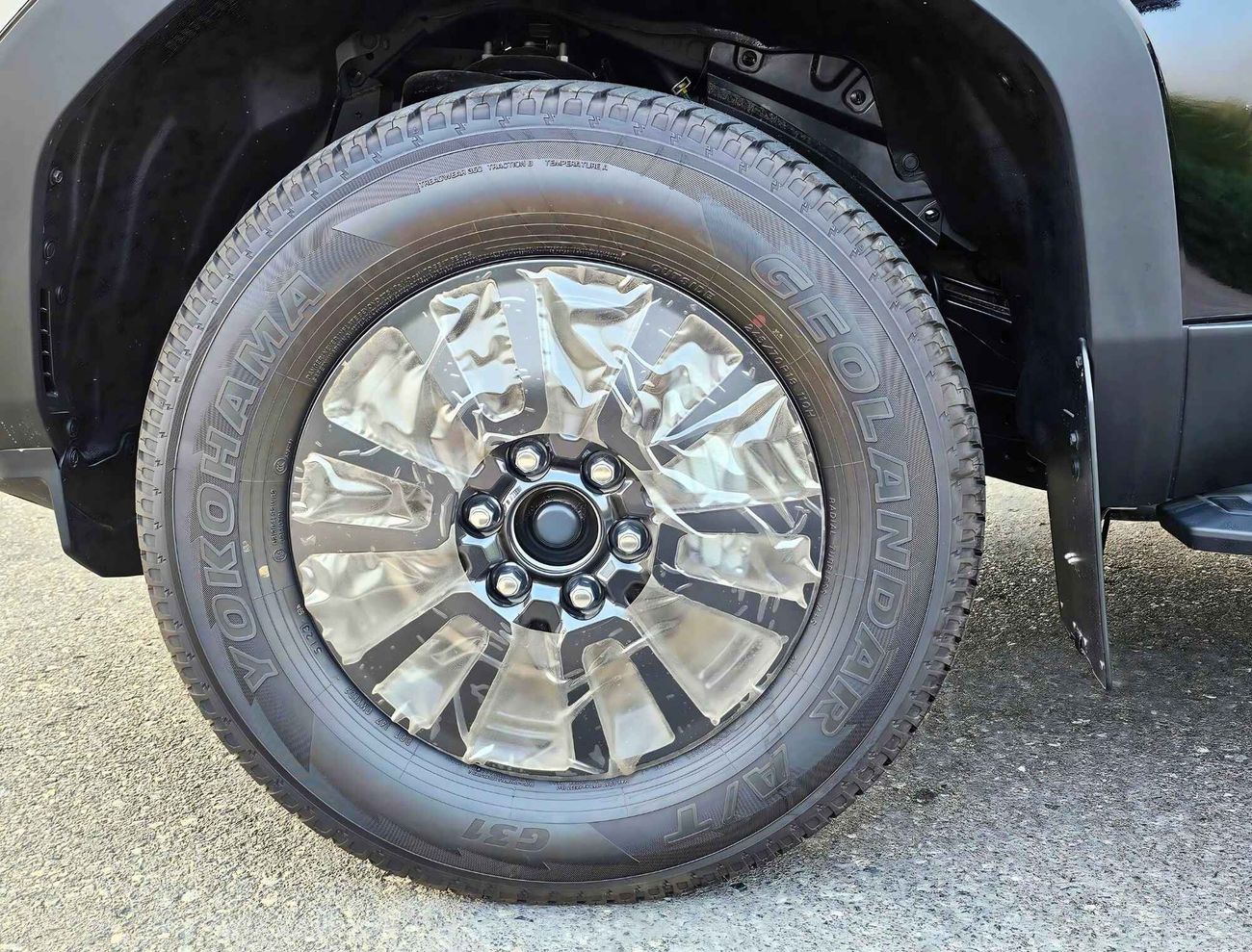 تويوتا برادو LIMITED / 2.7L V4 / DVD+CAMERA/ PUSH START / AUTO HOLD (CODE# 68025)