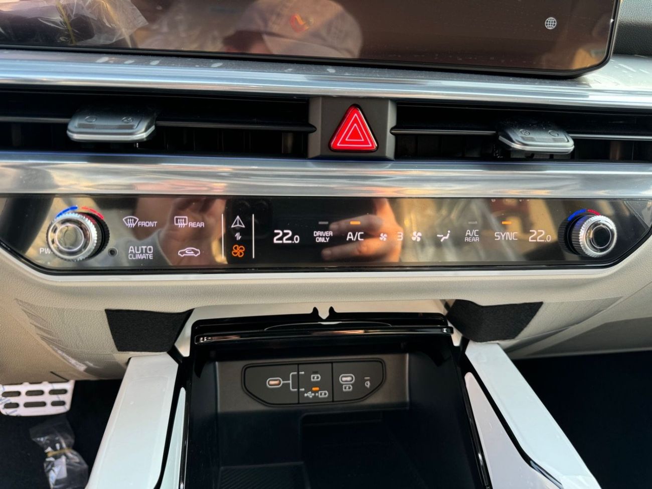 Kia Sorento KIA SORENTO 1.6L (HYBRID) - 2025 MODEL -MID OPTION