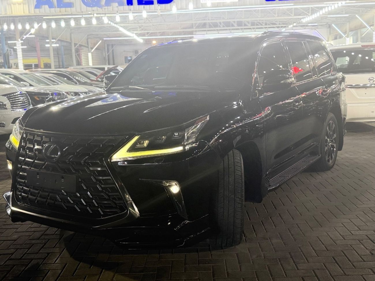 Lexus LX570 Platinum 5.7L