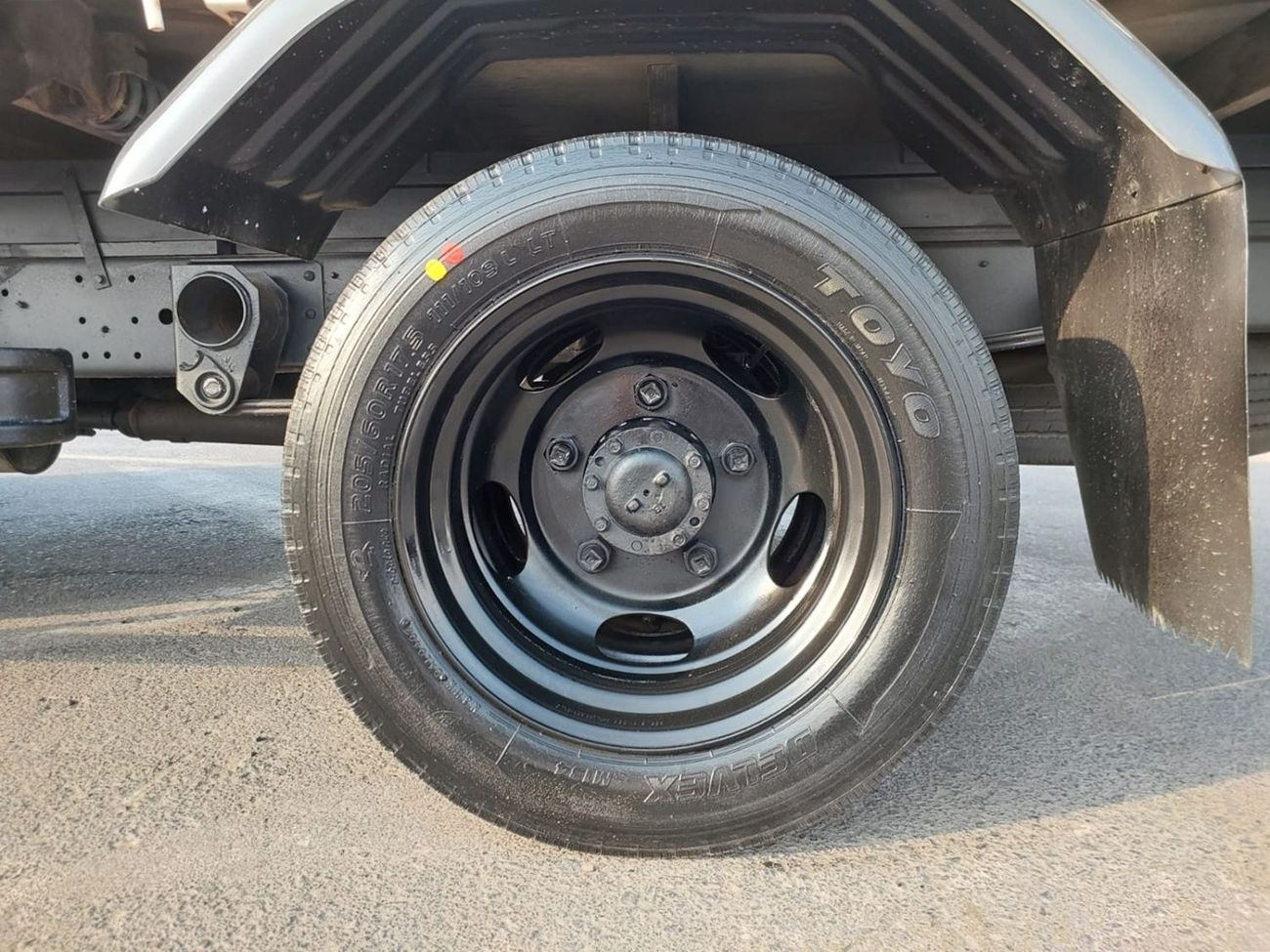 Mitsubishi Fuso Canter MITSUBISHI CANTER TRUCK RHD 1995 MODEL 4.5 L DIESEL MANUAL(PM20263)