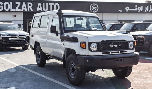 Toyota Land Cruiser 70 LC78 4.0l Manual Petrol 13 Seater 4WD Hublock