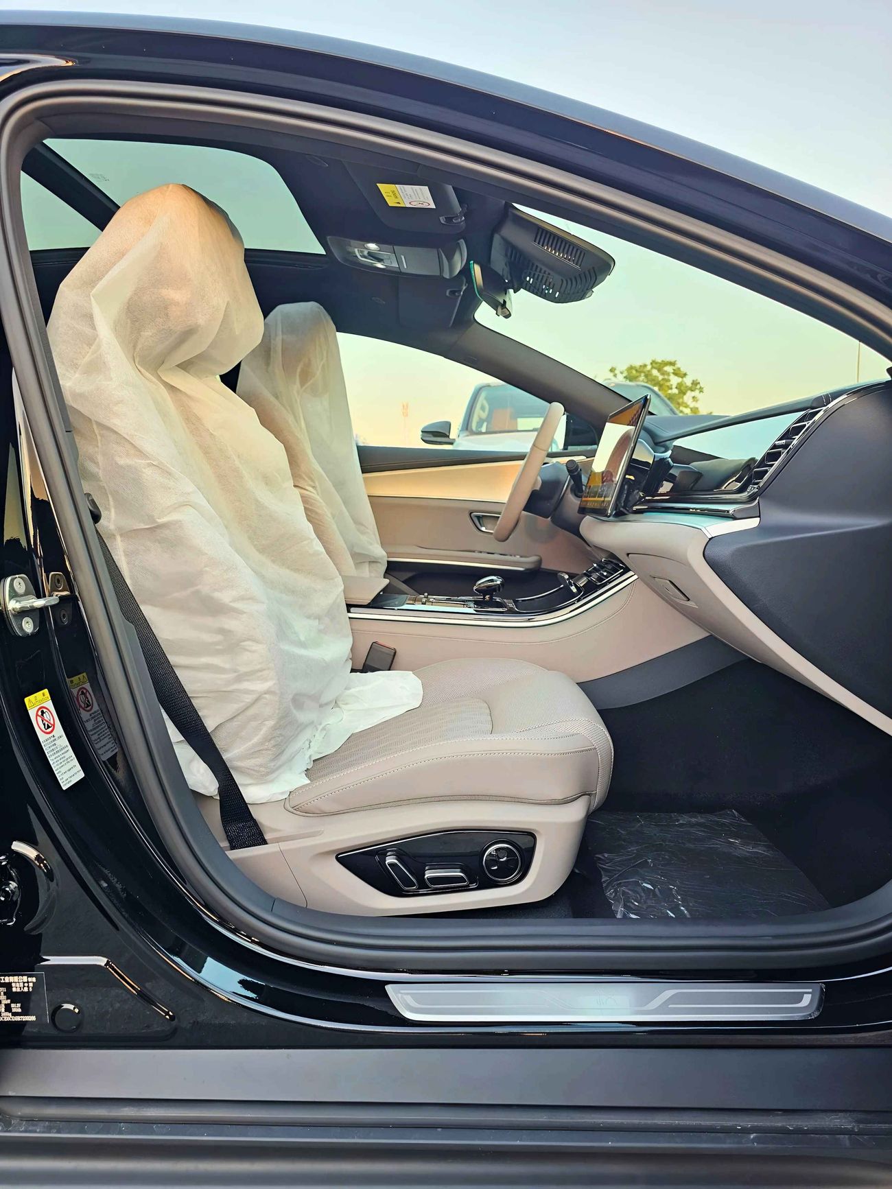 بي واي دي هان Electric / Full Option With HUD Panoramic Roof / 360* Camera (CODE # 69069)