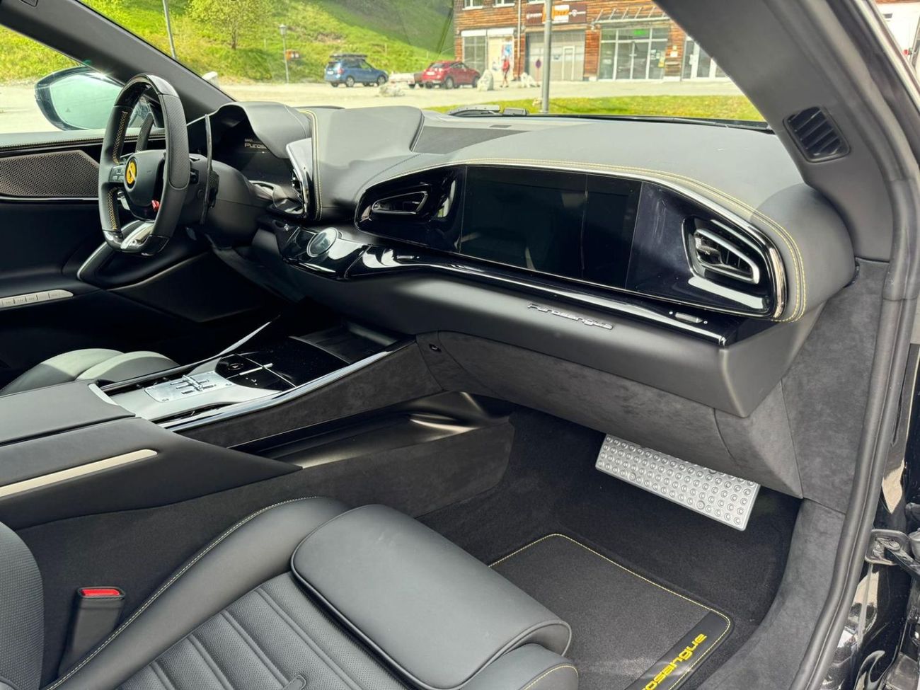 Ferrari Purosangue Purosangue