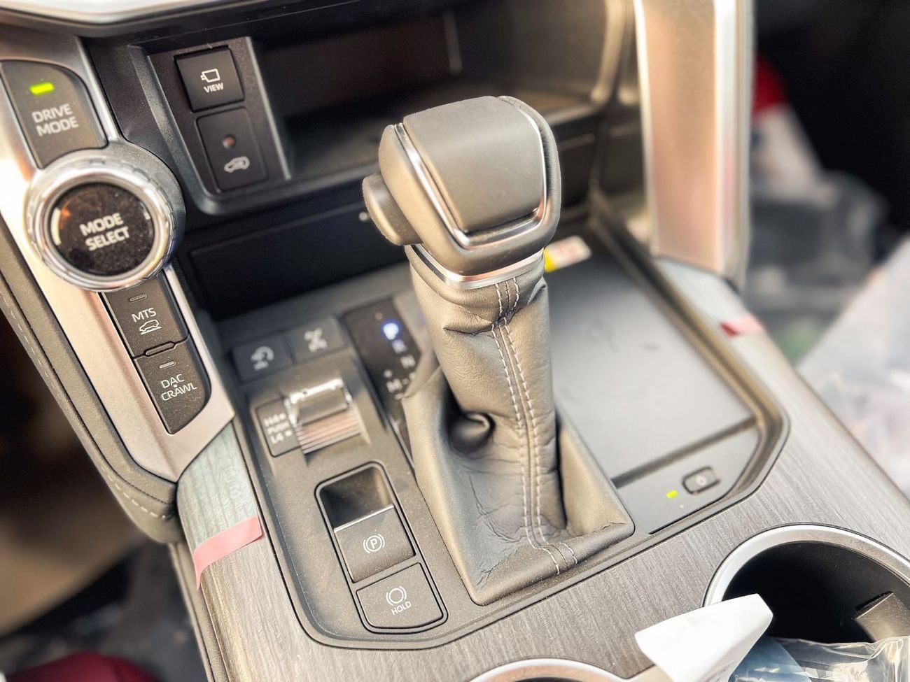 Toyota Land Cruiser 3.5T VXR Hybrid EXPORT PRICE - 2025 LC300 3.5L VXR Hybrid (GCC Specification)