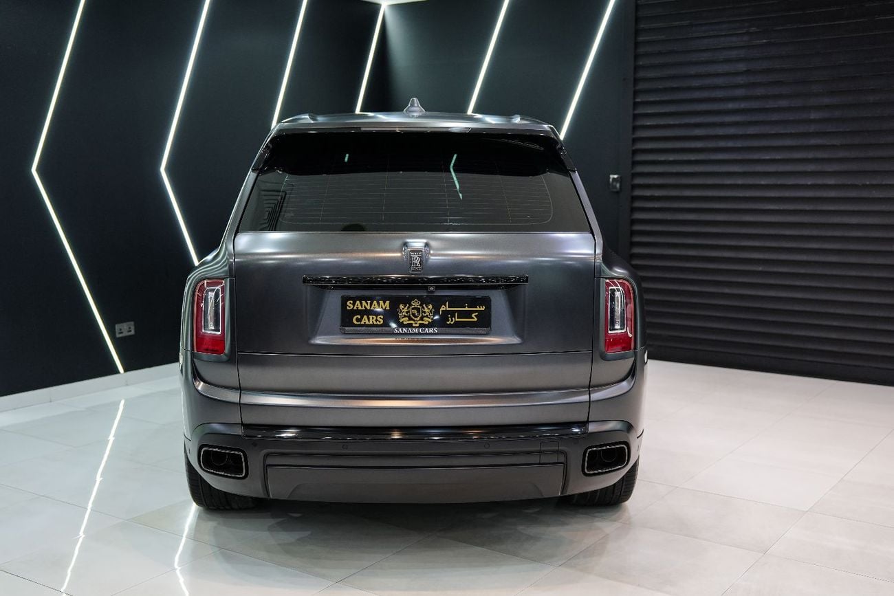 Rolls Royce Cullinan BLACK BADGE , Rear Entertainment, Bespoke Audio, Starlight, GCC Specs!!