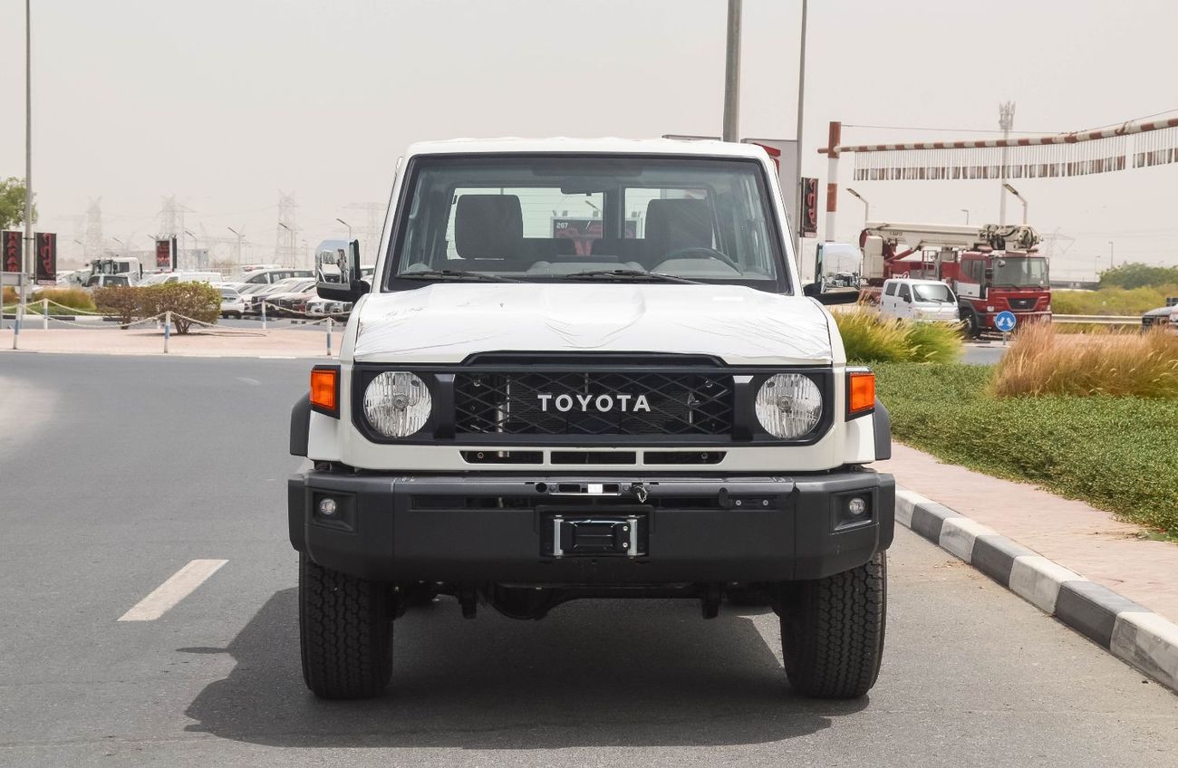 تويوتا لاند كروزر 70 TOYOTA LAND CRUISER 71 4.0L 4WD 3DOOR SUV 2025