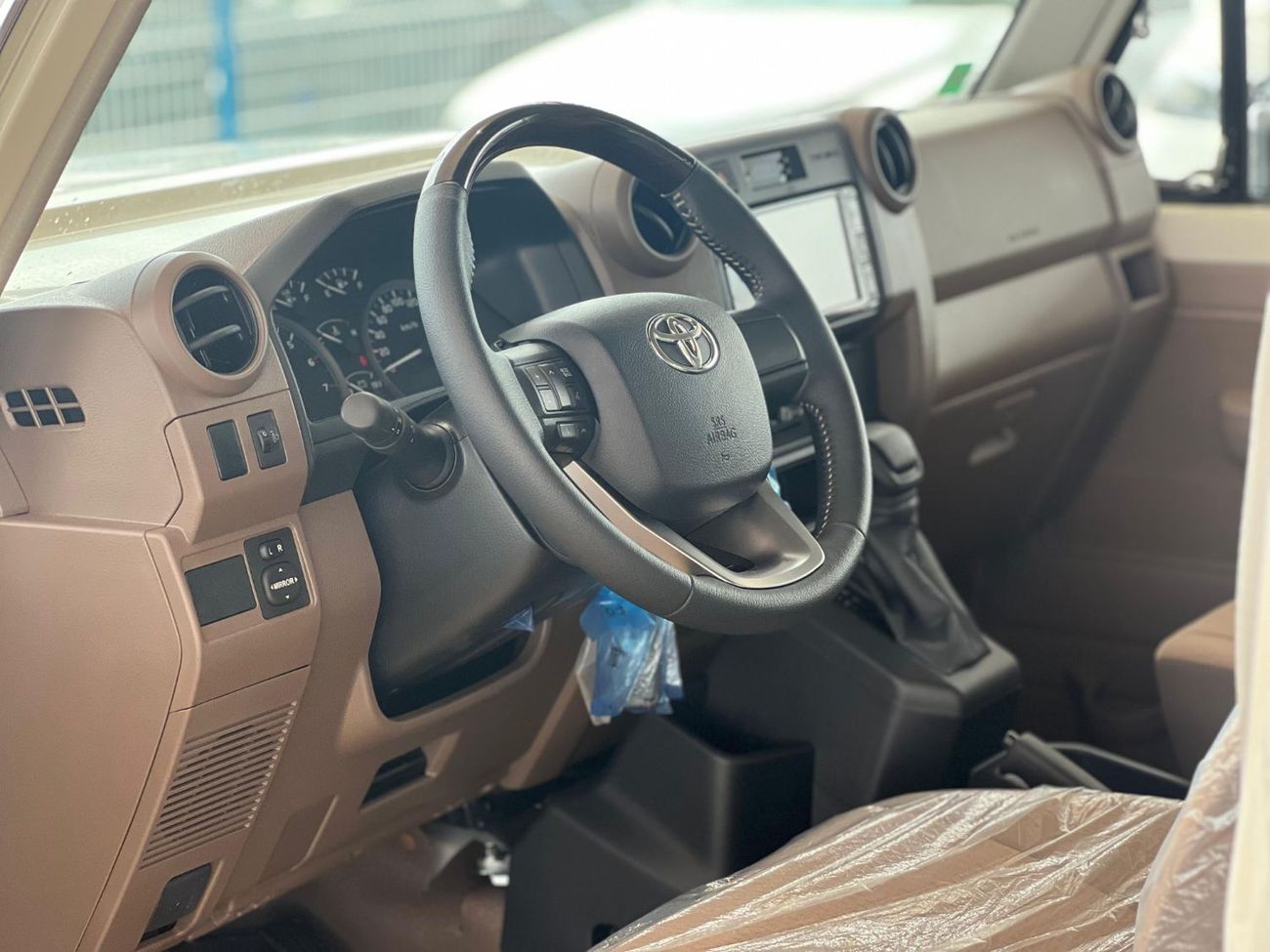 تويوتا لاند كروزر بيك آب Std 4.0L Single Cab Utility AWD