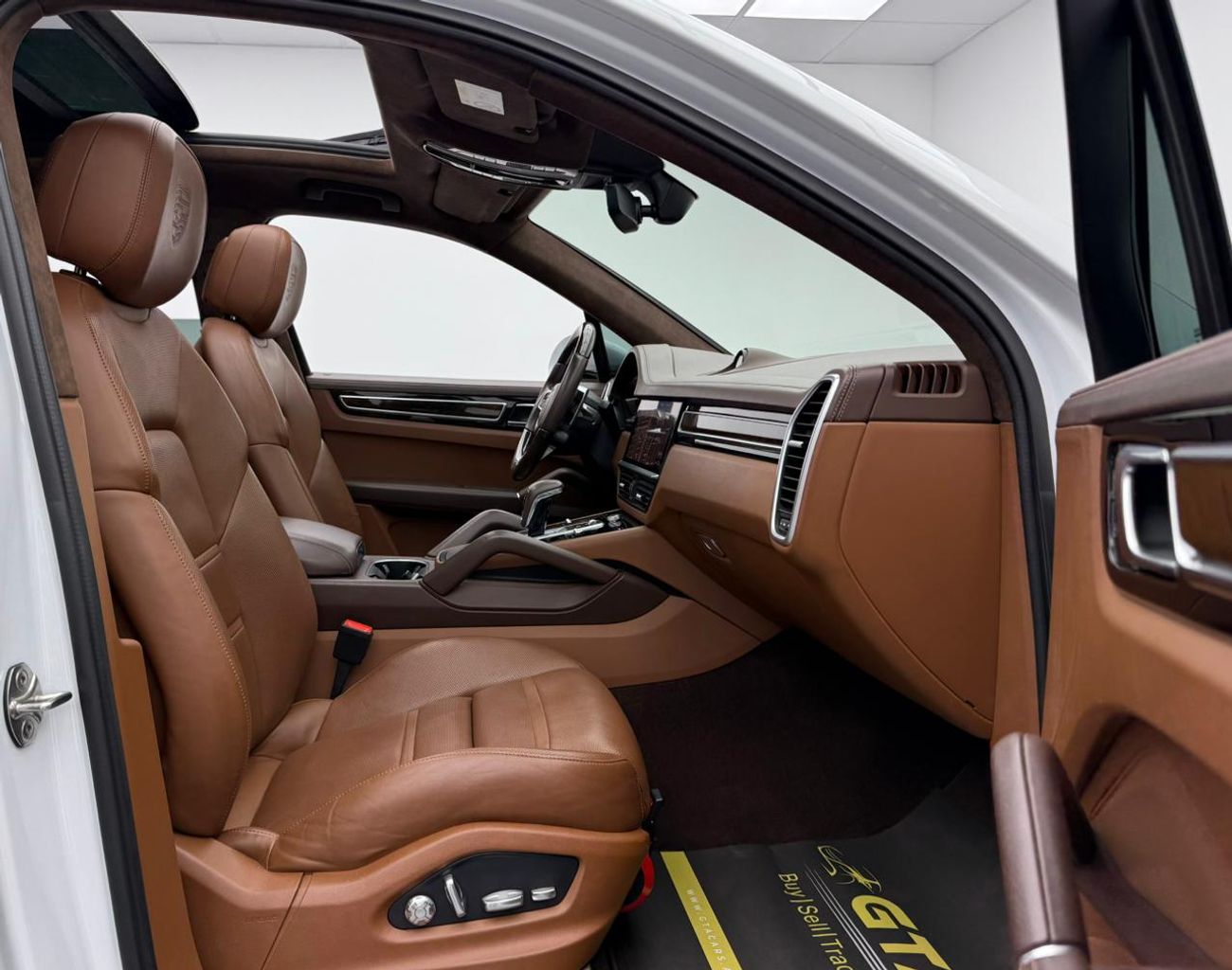 بورش كايان GTS 2021 Porsche Cayenne GTS, 4.0L Twin-Turbo V8, AWD, 460 HP / 620 Nm, 8-Speed Tiptronic S AED 289,