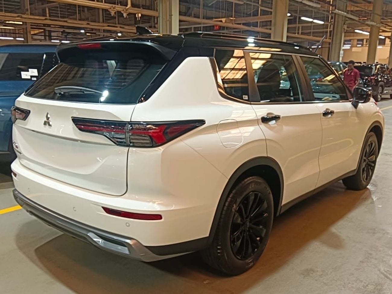 Mitsubishi Outlander PREMIUM LAUNCH EDITION