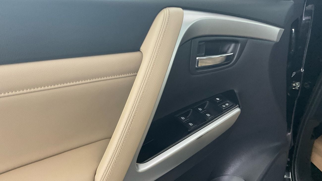 ميتسوبيشي مونتيرو سبورت GLS Top | شامل الضمان | 0 ﺪﻔﻋﺓ ﺃﻮﻟﻯ