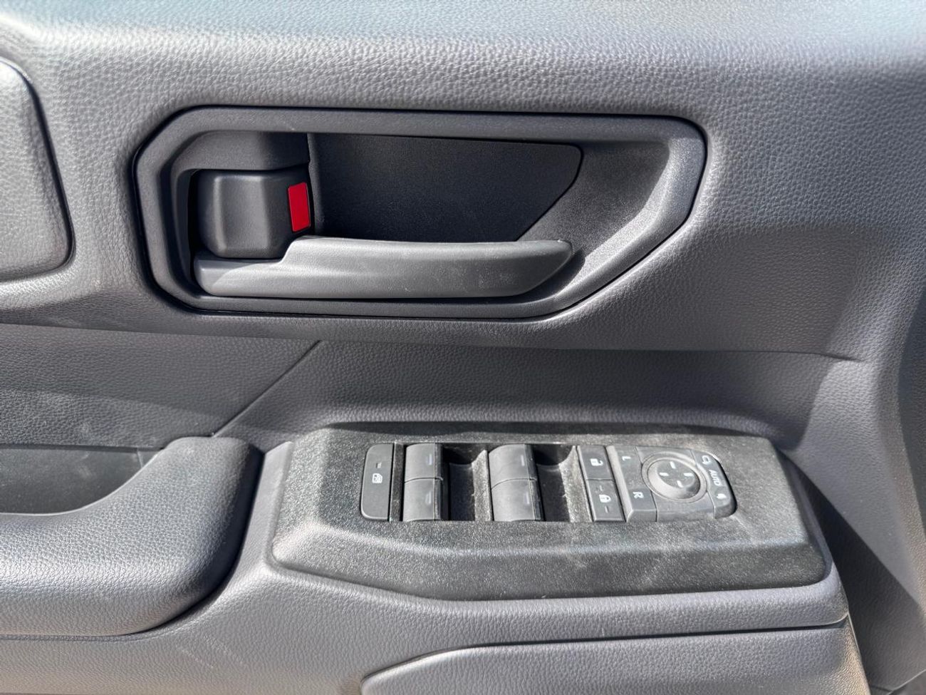 Toyota Prado 2.4L Basic (new shape)