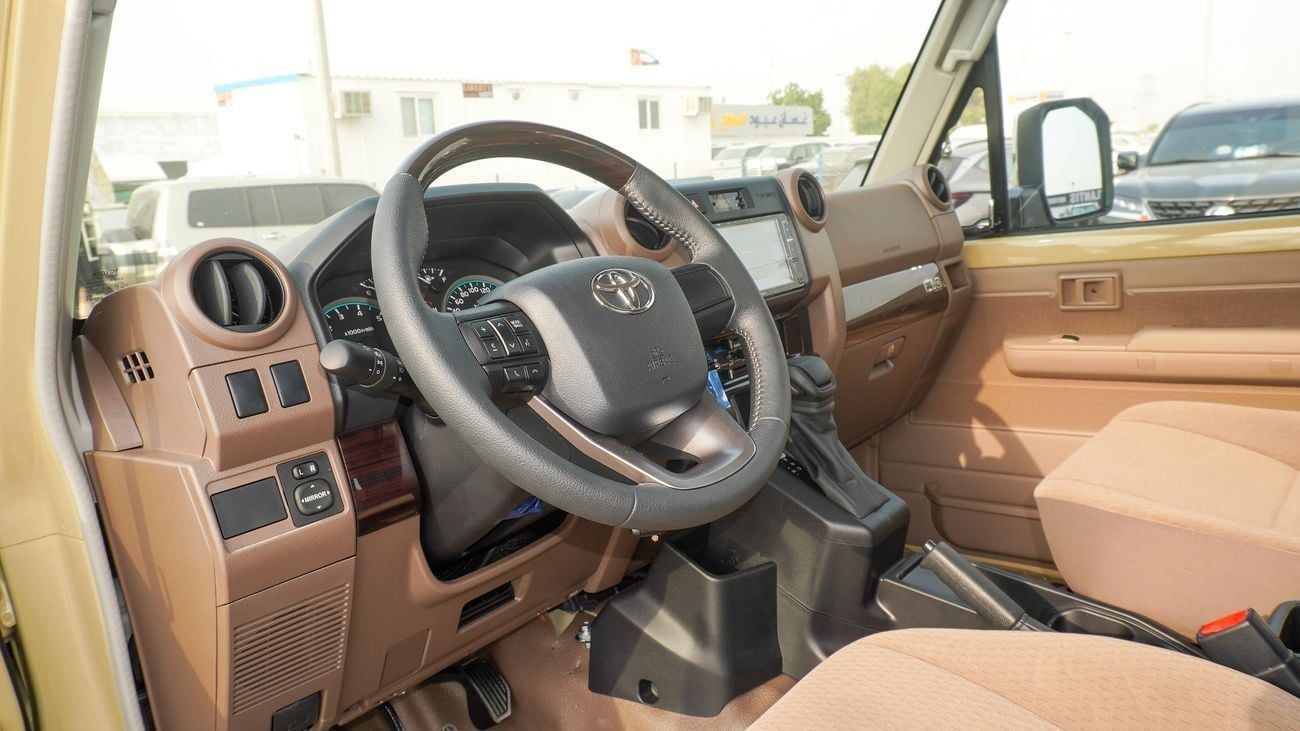 Toyota Land Cruiser Pick Up LX 4.0L V6 SINGLE CABIN A/T