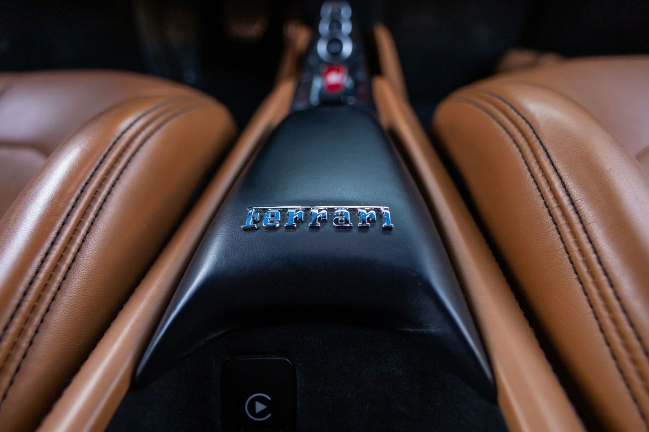 Ferrari F8 Tributo 3.9T V8