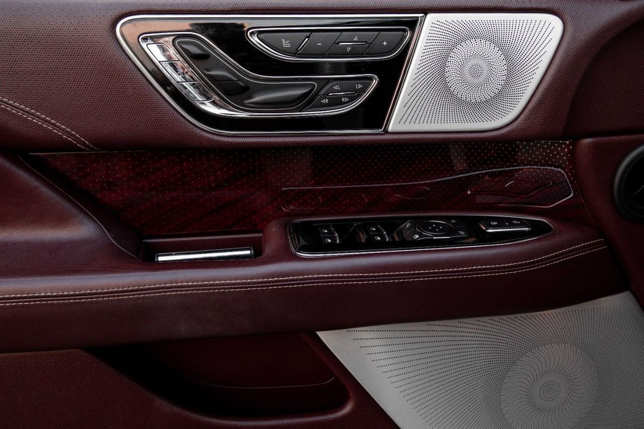 Lincoln Navigator PRESIDENTIAL | STUNNING |  | 4,112 P.M  | 0% Downpayment | STUNNING!