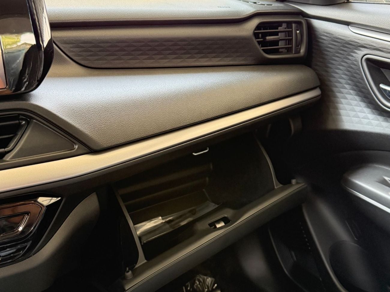 Suzuki Swift SWIFT 1.2 GLX 2-tone **EXPORT ONLY**التصدير فقط خارج الخليج**