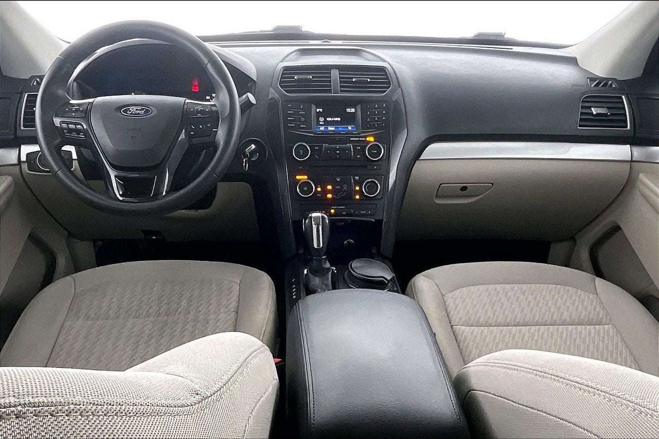 Ford Explorer 3.5 AUTO 4WD XLT CLTH | Guaranteed Warranty | 0 Down Payment